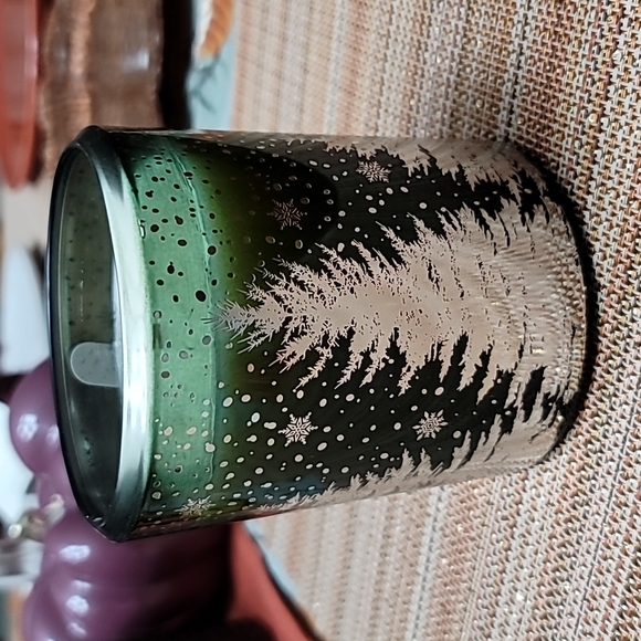 DW Home Other - Wooden wick Candle, DW Home, Juniper Woods. 12.7oz NWT